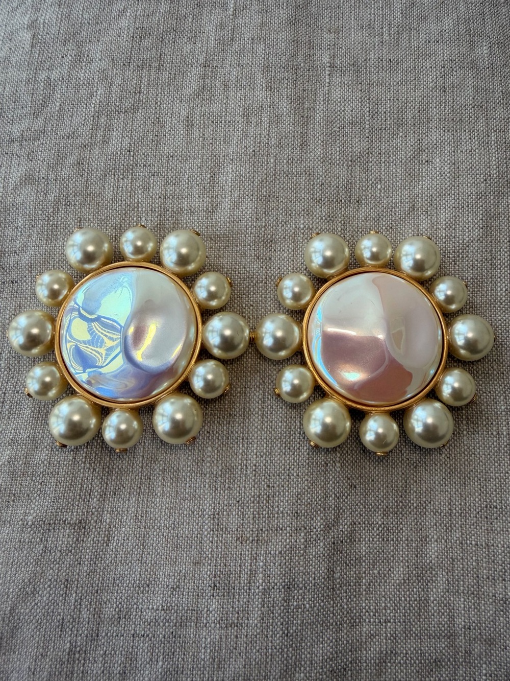 ✨ Vintage Chanel Iridescent Pearl Sunburst Clip-On Earrings ✨